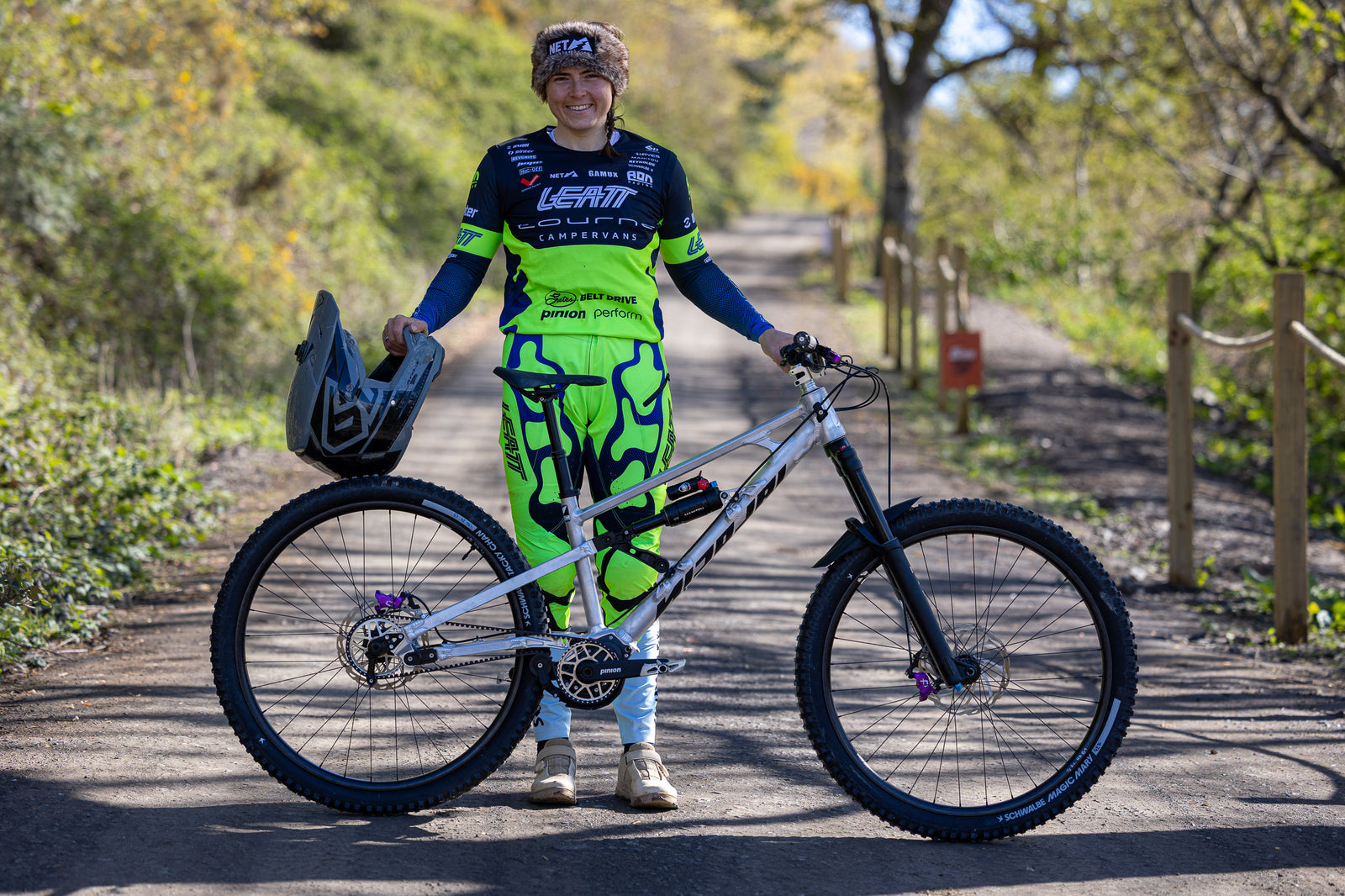 Hattie Harnden Claims Victory at EDR Round 1 in Pietra Ligure